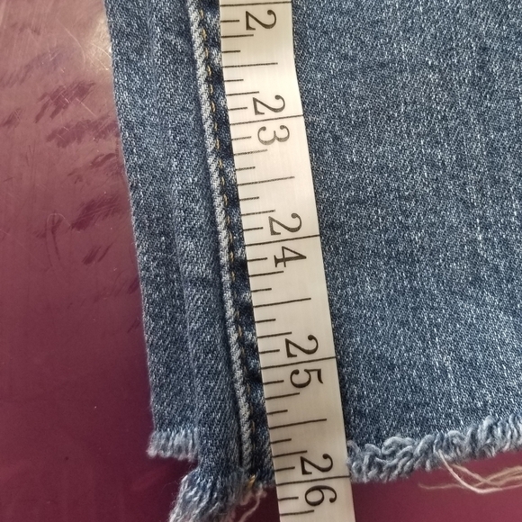 GAP Jean's. High Rise Vintage Flair. Medium Wash. Size Large 12/31R. Inseam: 26" - Picture 7 of 8